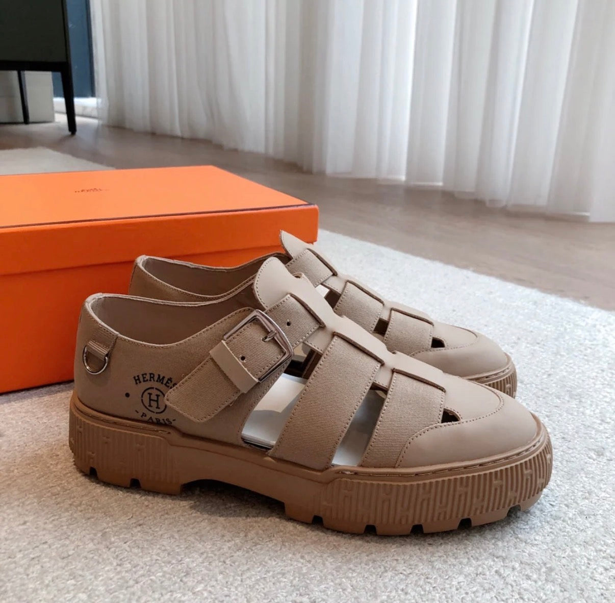 HM ITEM SANDAL ALMOND CALFSKIN AND DENIM